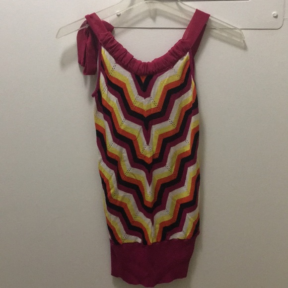 Top - Picture 2 of 2